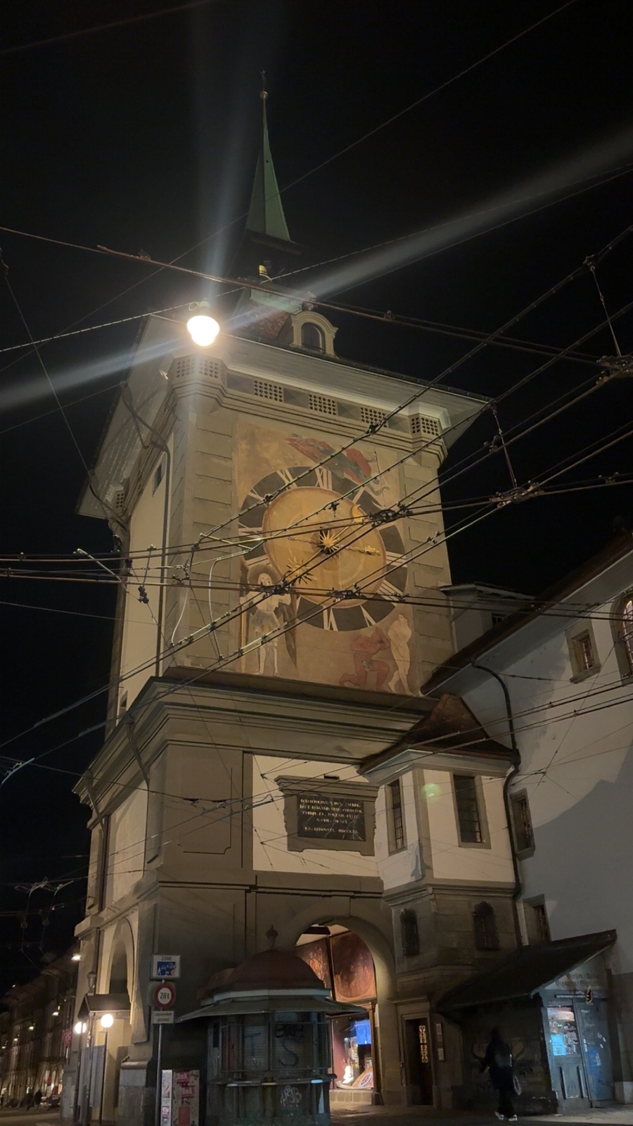 Bern Zytglogge saat kulesi, gece aydınlatması