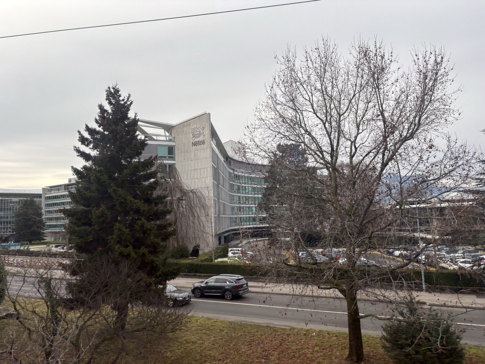 Nestlé genel merkezi, Vevey, trenden görünüm