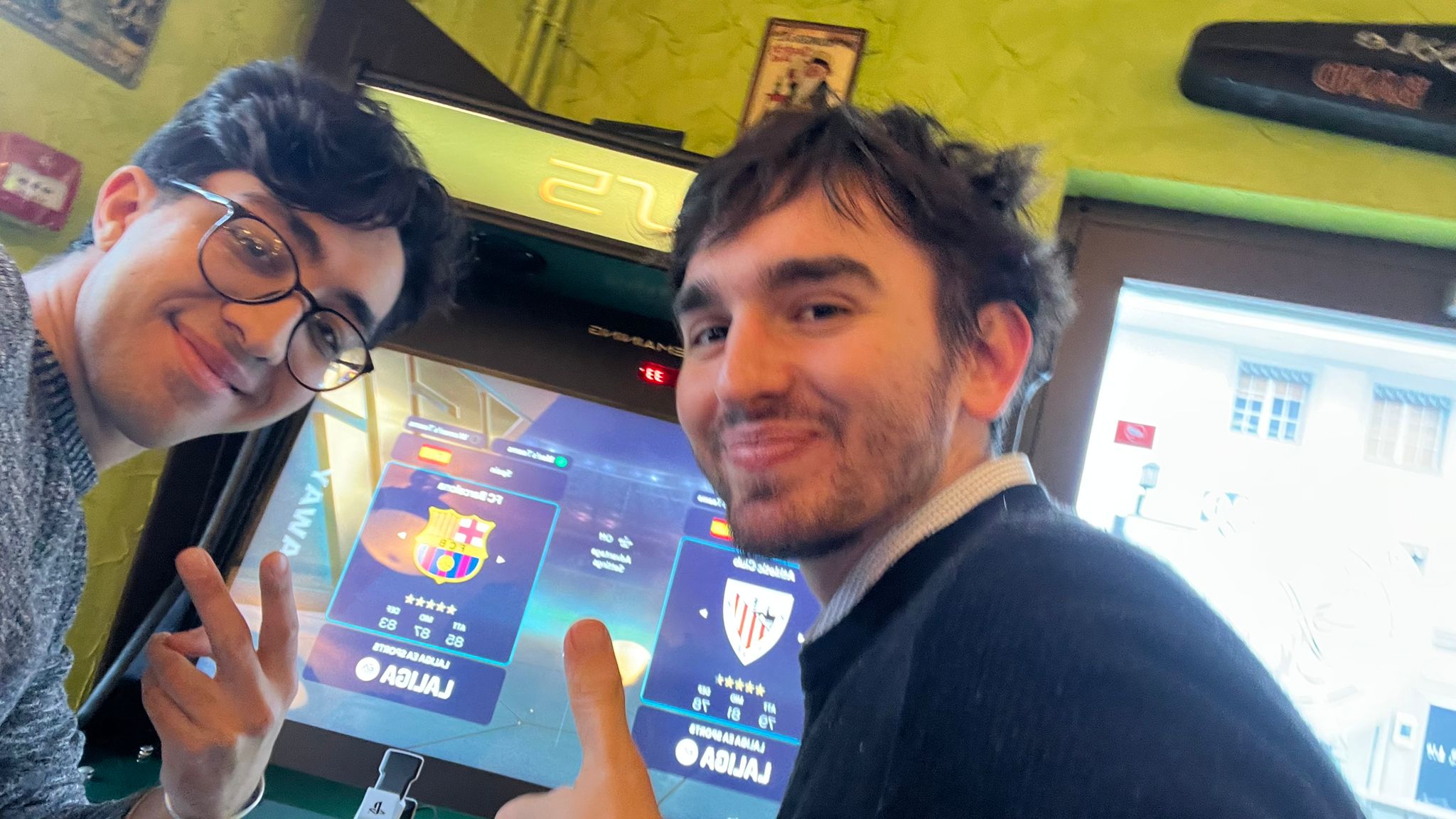 Irish pub'da PlayStation makinesi